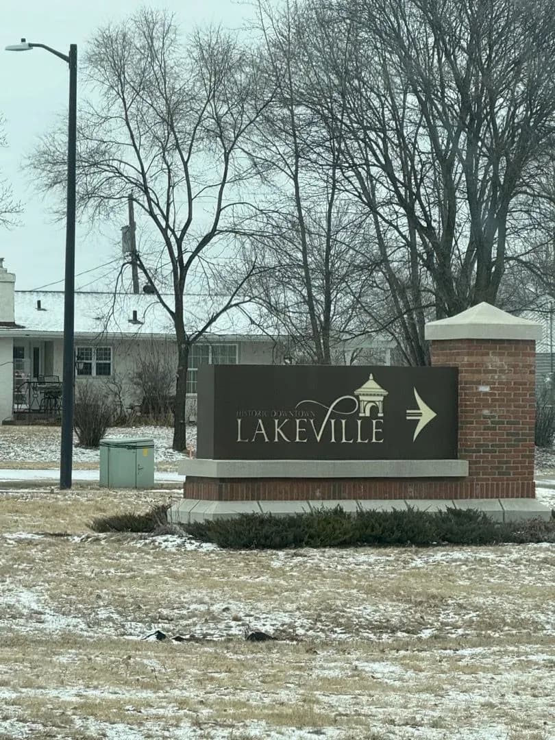 Lakeville Minnesota sign